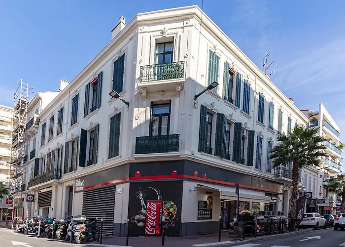 Cannes-Hyper-Centre
